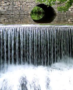 Pleasant Street Falls 